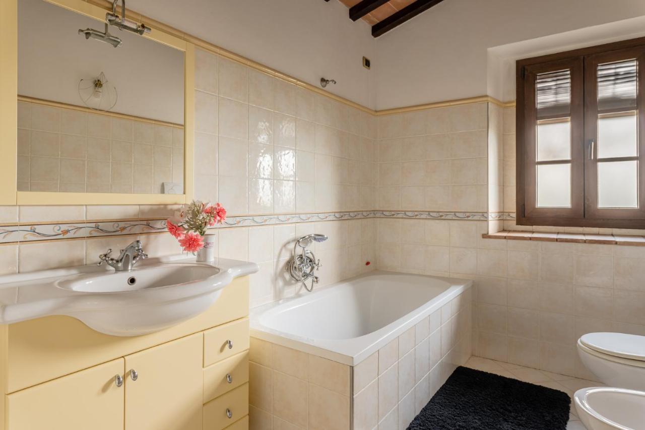 גאמבאסי Casa Vecchia Rooms And Parking מראה חיצוני תמונה