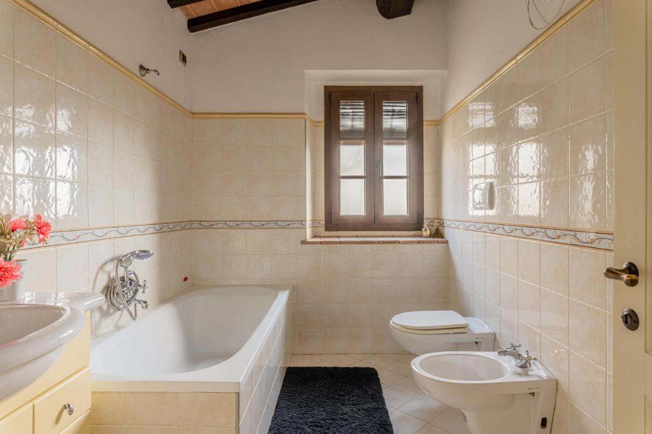 גאמבאסי Casa Vecchia Rooms And Parking מראה חיצוני תמונה