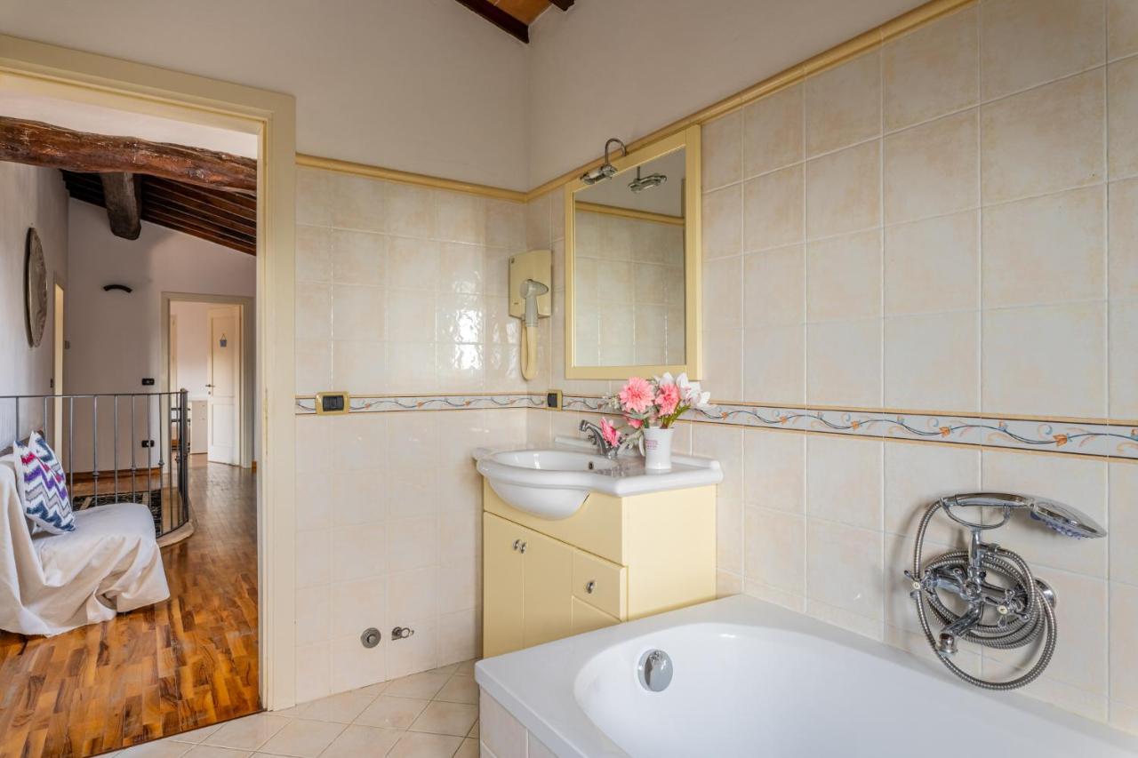 גאמבאסי Casa Vecchia Rooms And Parking מראה חיצוני תמונה